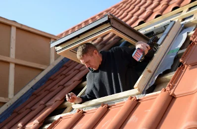 Pose de fenêtres de toit Velux à Bizeneuille